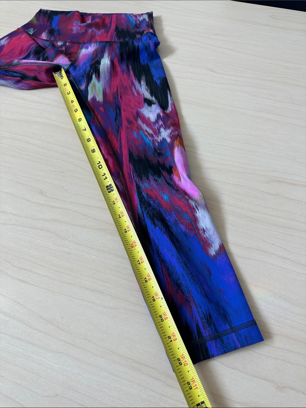Lululemon colorful leggings size 6, excellent condition! Worn once - Picture 5 of 8